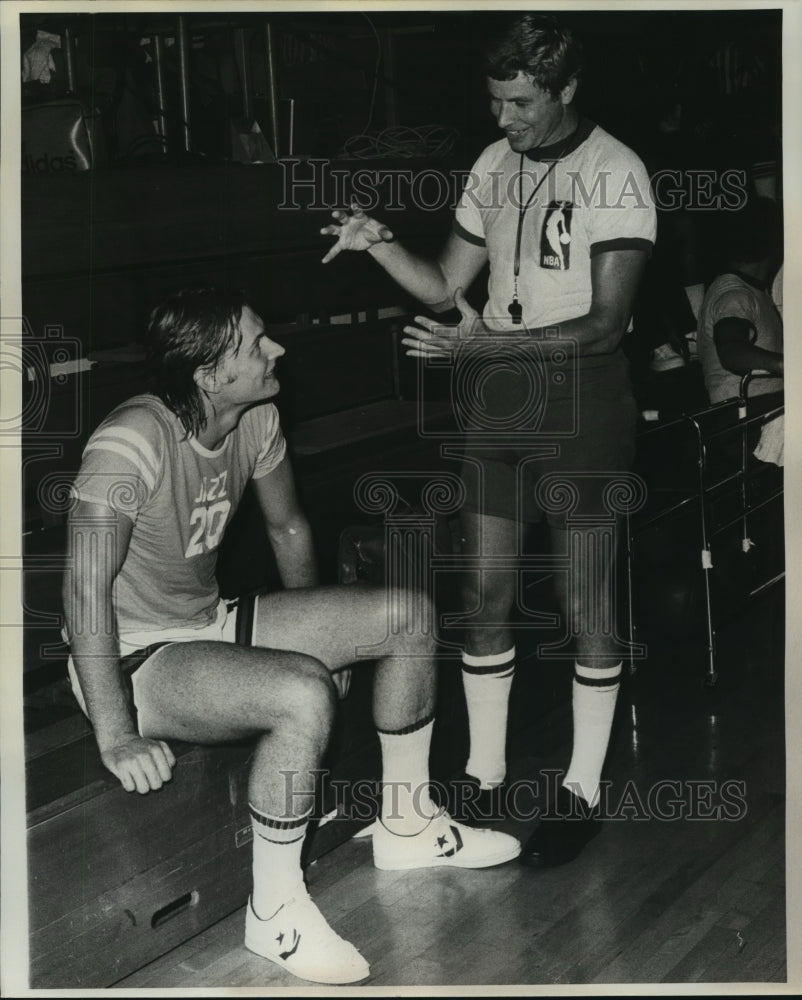 1977 Press Photo Bill Cook, Basketball Player - nos05804- Historic Images