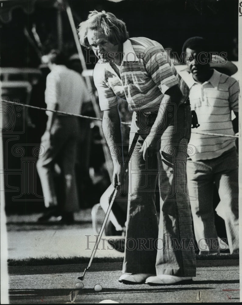 1976 Press Photo Golfer Frank Conner on the Greens - nos05821- Historic Images