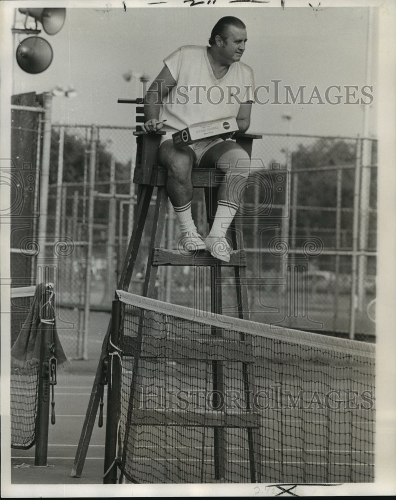 1973 Press Photo Tennis Umpire Larry Chopin - nos06441- Historic Images