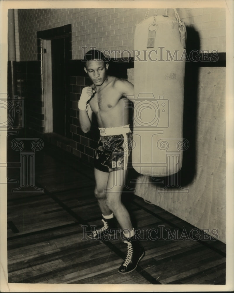 Press Photo Boxer Curtis Cokes - nos06571- Historic Images