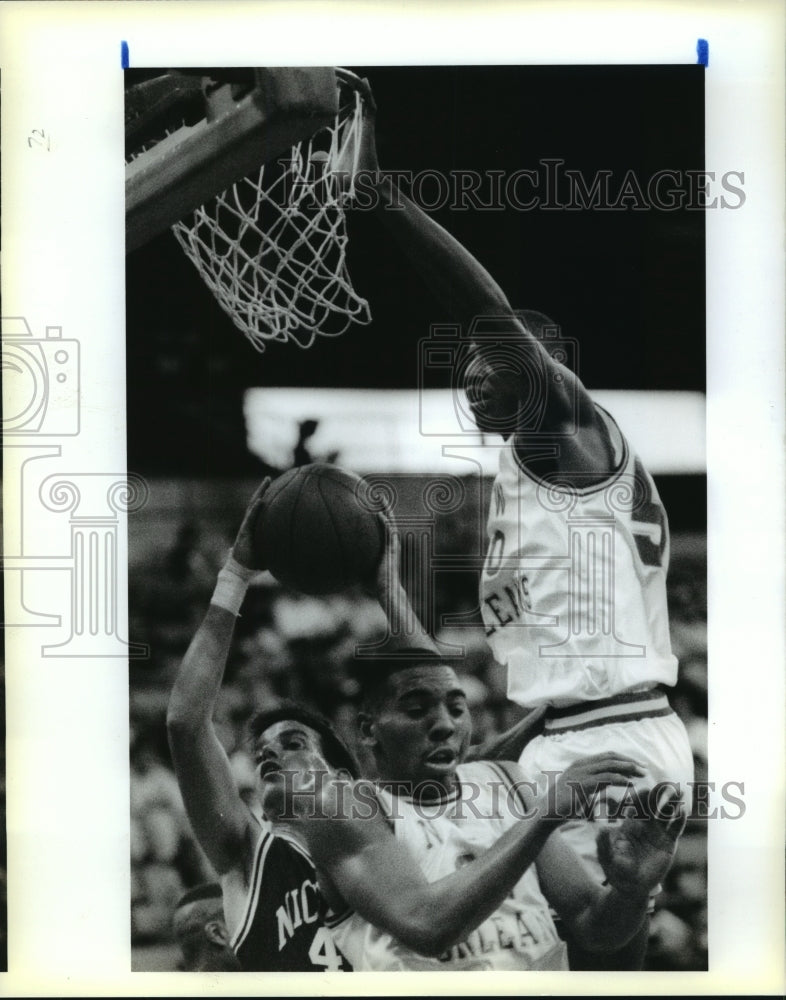 1990 Press Photo Basketball Players Sydney Rice, Derwin Collins, Scott Gauthreat- Historic Images