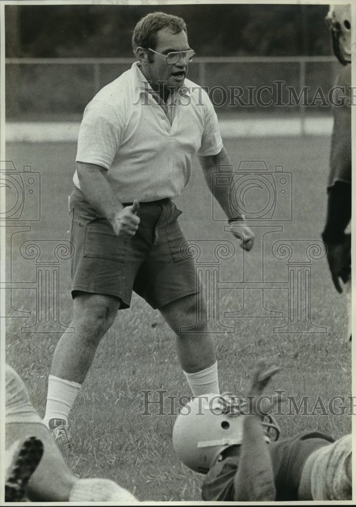 1982 Press Photo Football T. C. Calmes has rebuilt the SLU defense- Historic Images