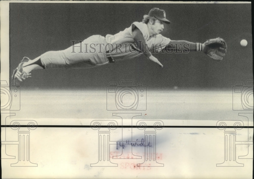 1976 Press Photo Baseball Player Ron Cey of Los Angeles gives it his all- Historic Images