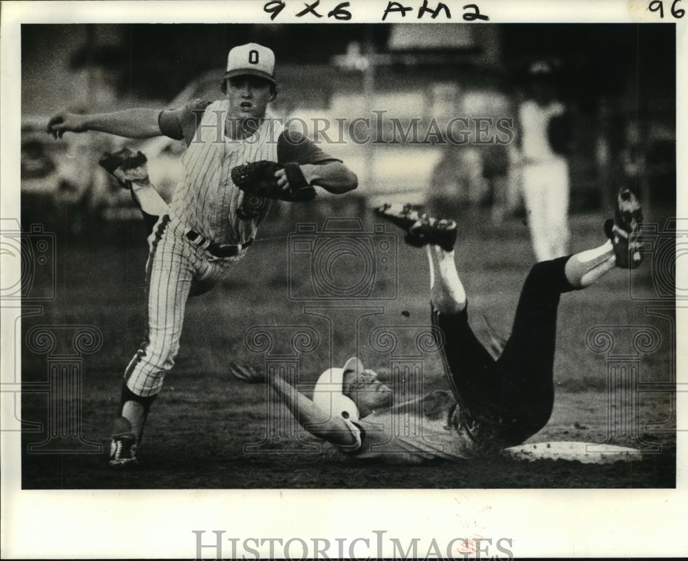 1980 Press Photo Baseball Players John Clark and Casey Snyder in Game- Historic Images