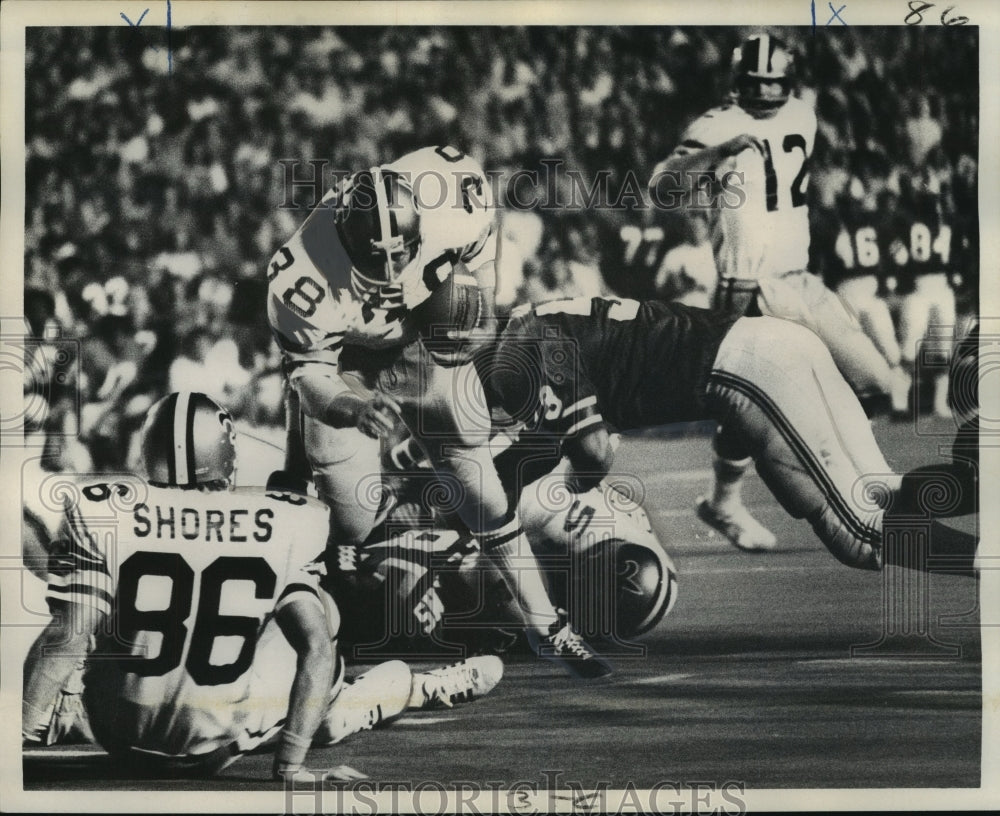 1973 Press Photo Bill Butler finds Running Room in Football Game - nos07044- Historic Images