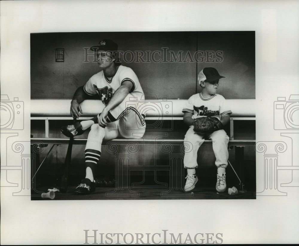 1977 Press Photo Baseball Player Charlie Chant in Game - nos07089- Historic Images