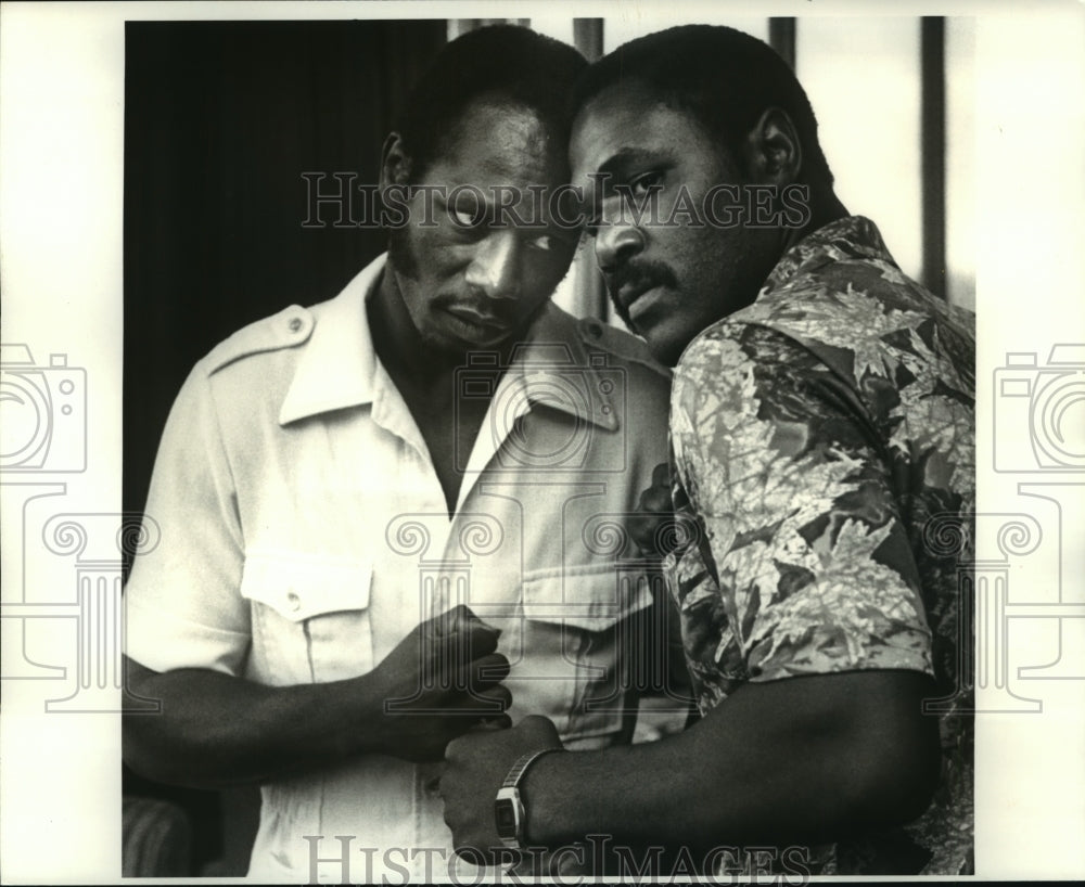 1980 Press Photo Fighters Jerry Celestine and Richie Kates at Landmark Hotel- Historic Images