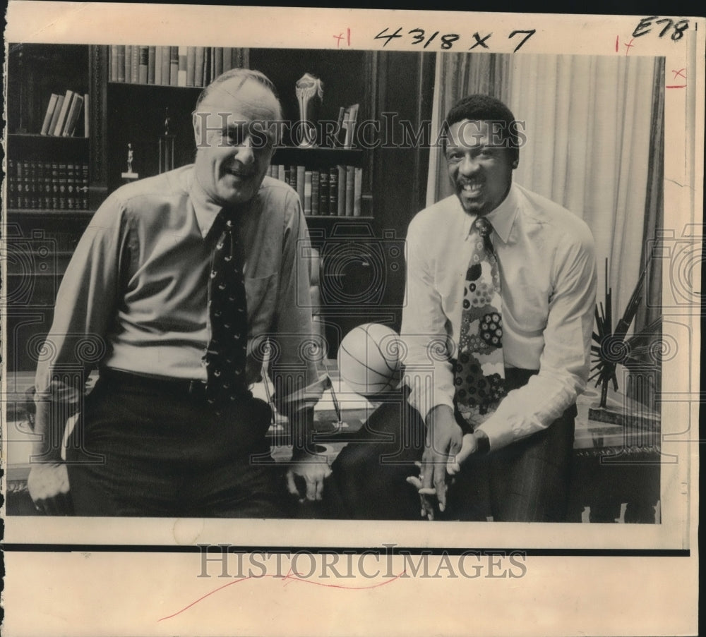 1974 Press Photo Bill Russell with Football Player Joe Namath - nos07453- Historic Images