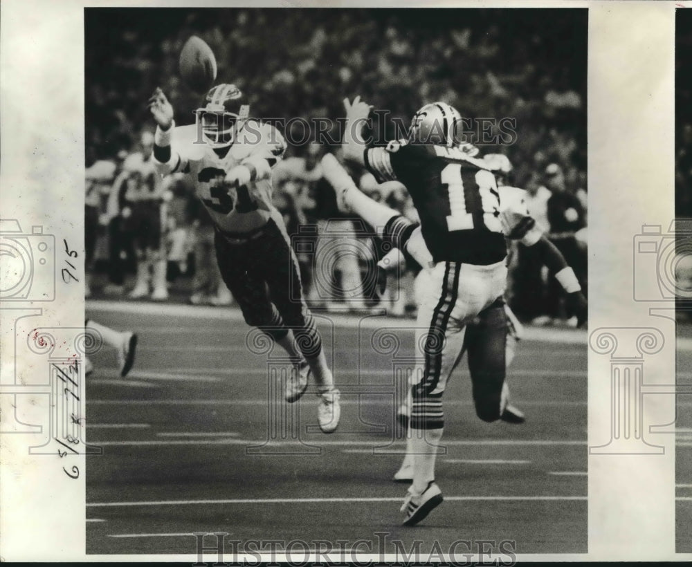 1978 Press Photo Football Players Ernie Jones and Tom Blanchard, Others in Game- Historic Images