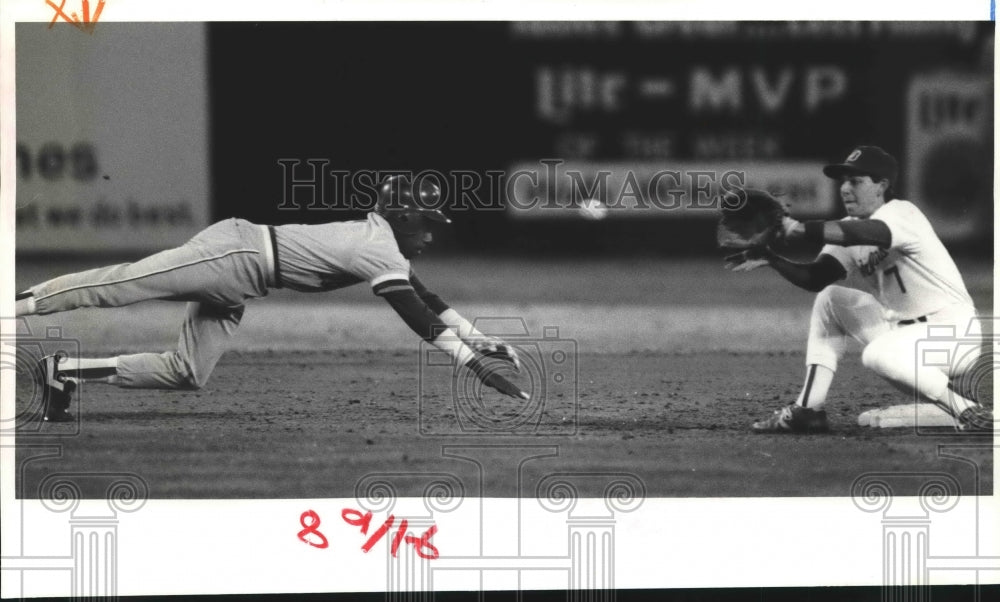 1985 Press Photo Baseball Players Ralph Gali and Kenny Bonura in Game- Historic Images