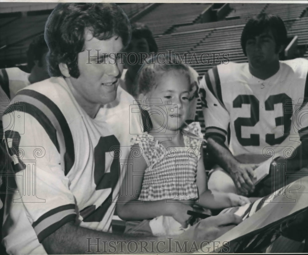 1974 Press Photo Louisiana State University Quarterback Billy Broussard, Child- Historic Images