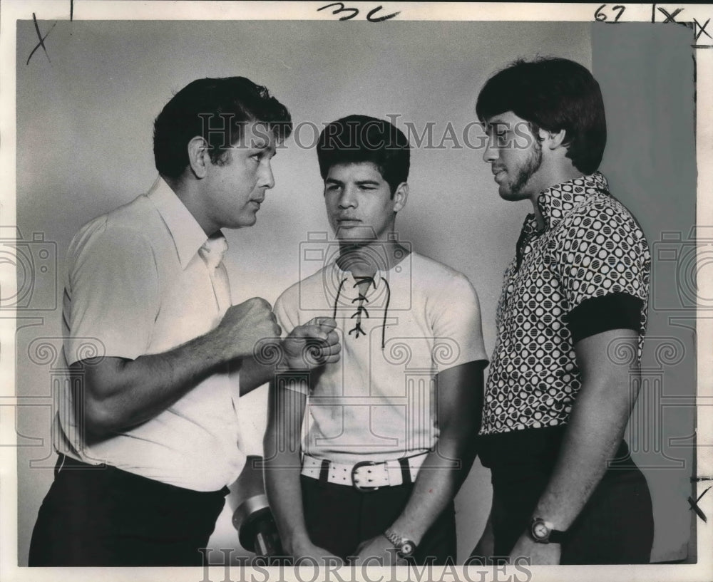 1974 Press Photo Lightweight Boxer Johnny Capitano and sons Johnny Junior, Ricky- Historic Images