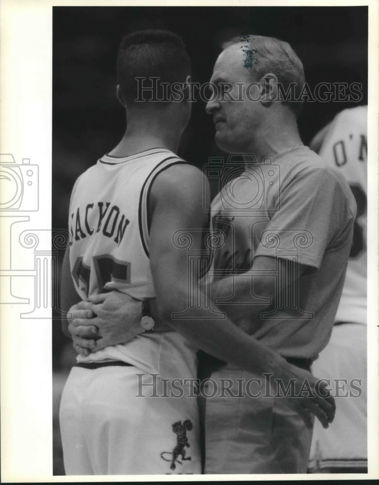 1990 Press Photo Coach Dale Brown and Basketball Player Chris Jackson- Historic Images