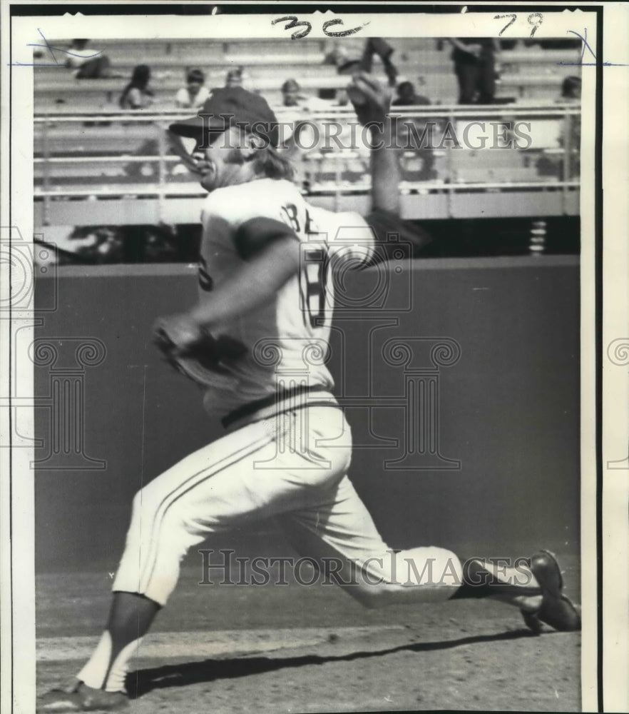 1972 Press Photo Pete Broberg, Texas Rangers Baseball Pitcher at Angels Game- Historic Images