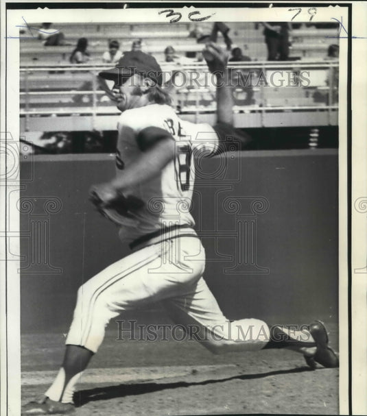 1972 Press Photo Pete Broberg, Texas Rangers Baseball Pitcher at Angels Game- Historic Images