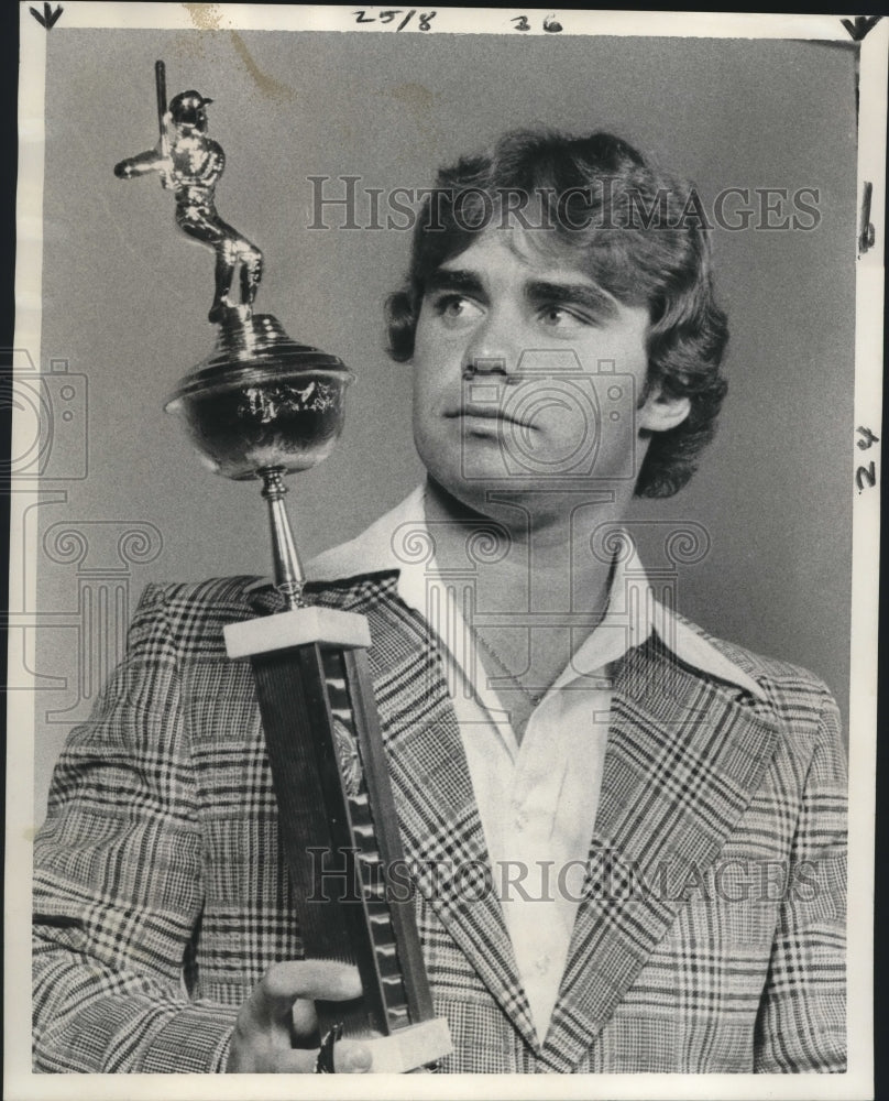 1977 Press Photo Delgado Junior College Outfielder Steve Caballero with Award- Historic Images