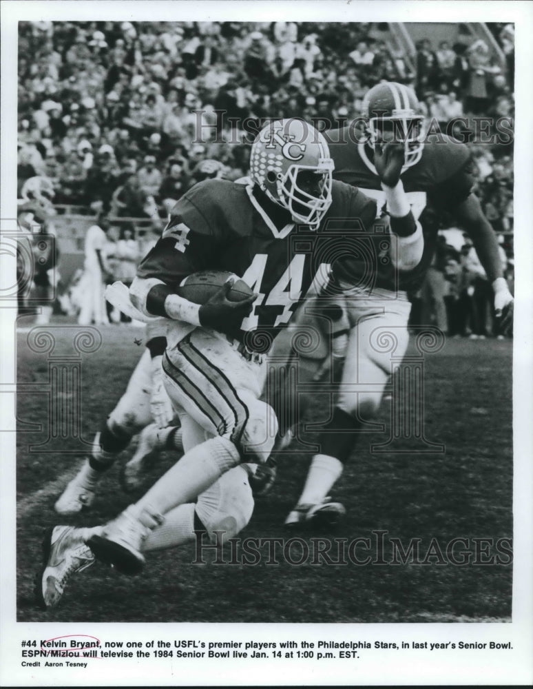 1983 Press Photo Football Player Kelvin Bryant in Football Game with Others- Historic Images