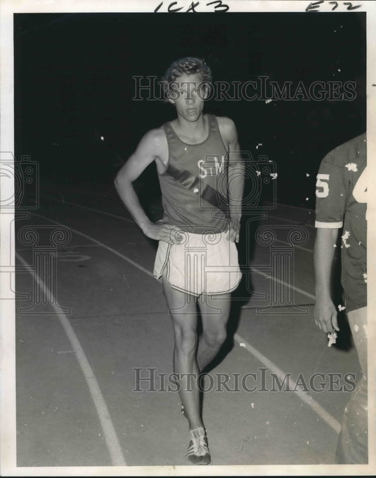 1974 Press Photo Saint Martin's Tim Brown won the AA 440 Yard Dash in 49.6- Historic Images