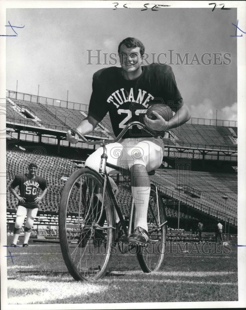 1970 Press Photo Tulane Football Player Joe Bullard, DB, on Bicycle - nos08398- Historic Images