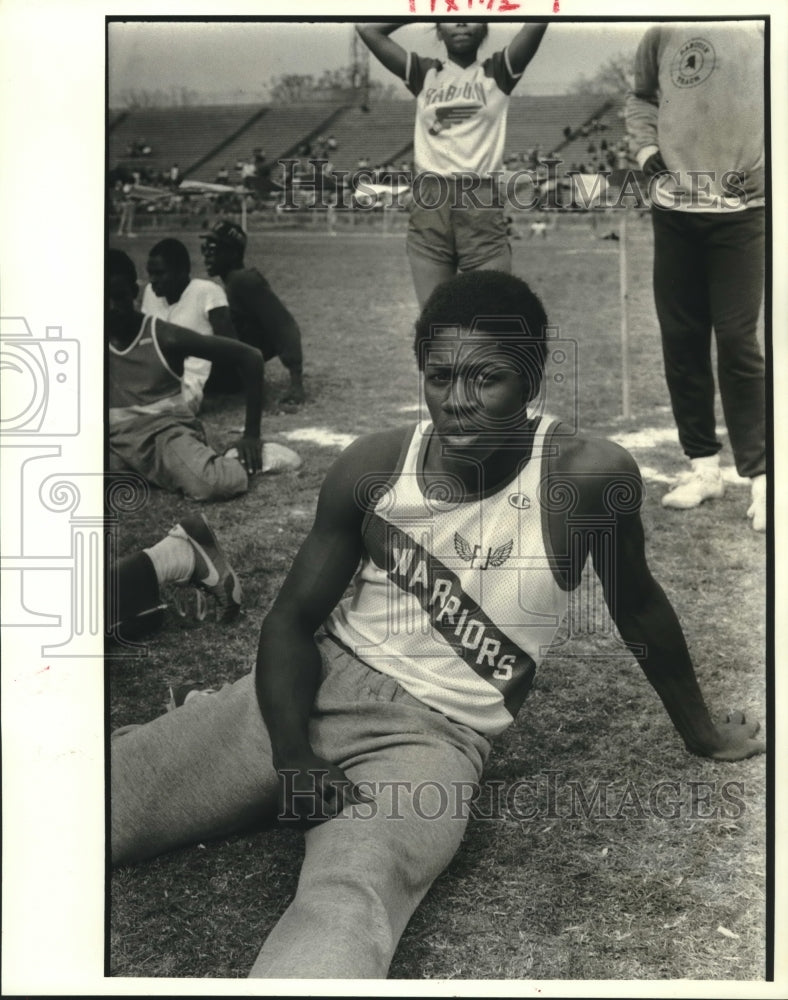 1984 Press Photo Harlan Davis, East Jefferson Warriors 200 Meter Dash Runner- Historic Images