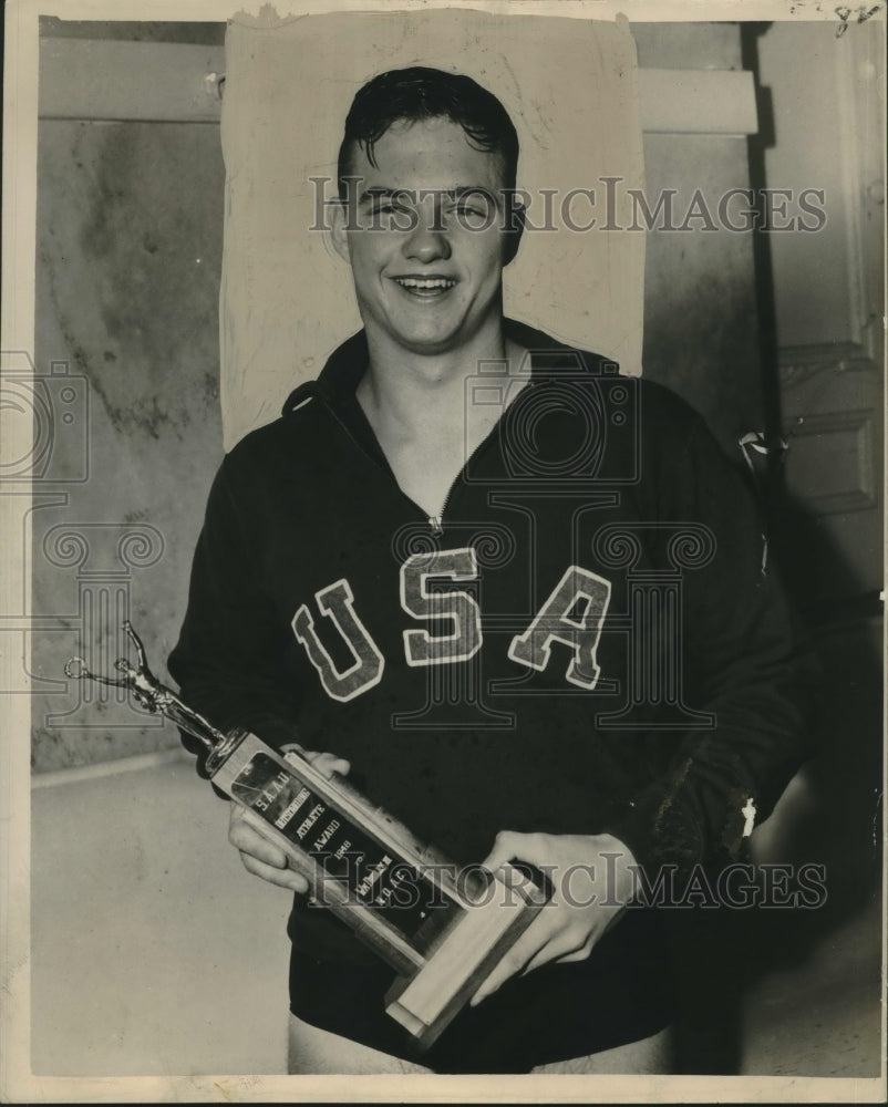 1947 Press Photo Swimmer Bill Dudley with Trophy- Historic Images