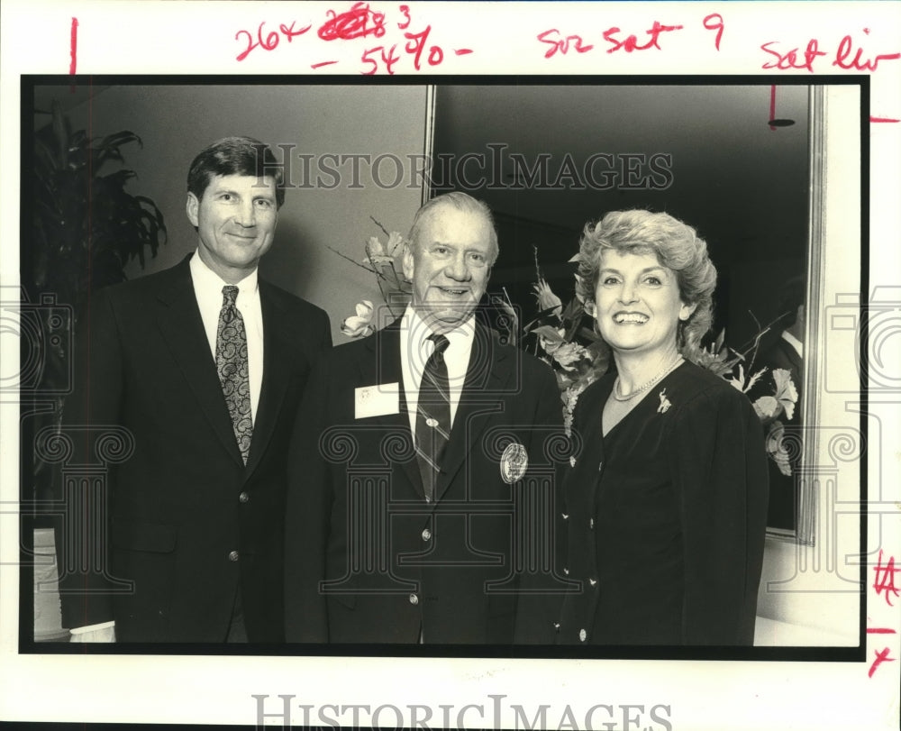 1989 Press Photo Bill Curry with Others at Sugar Bowl Party - nos09537- Historic Images