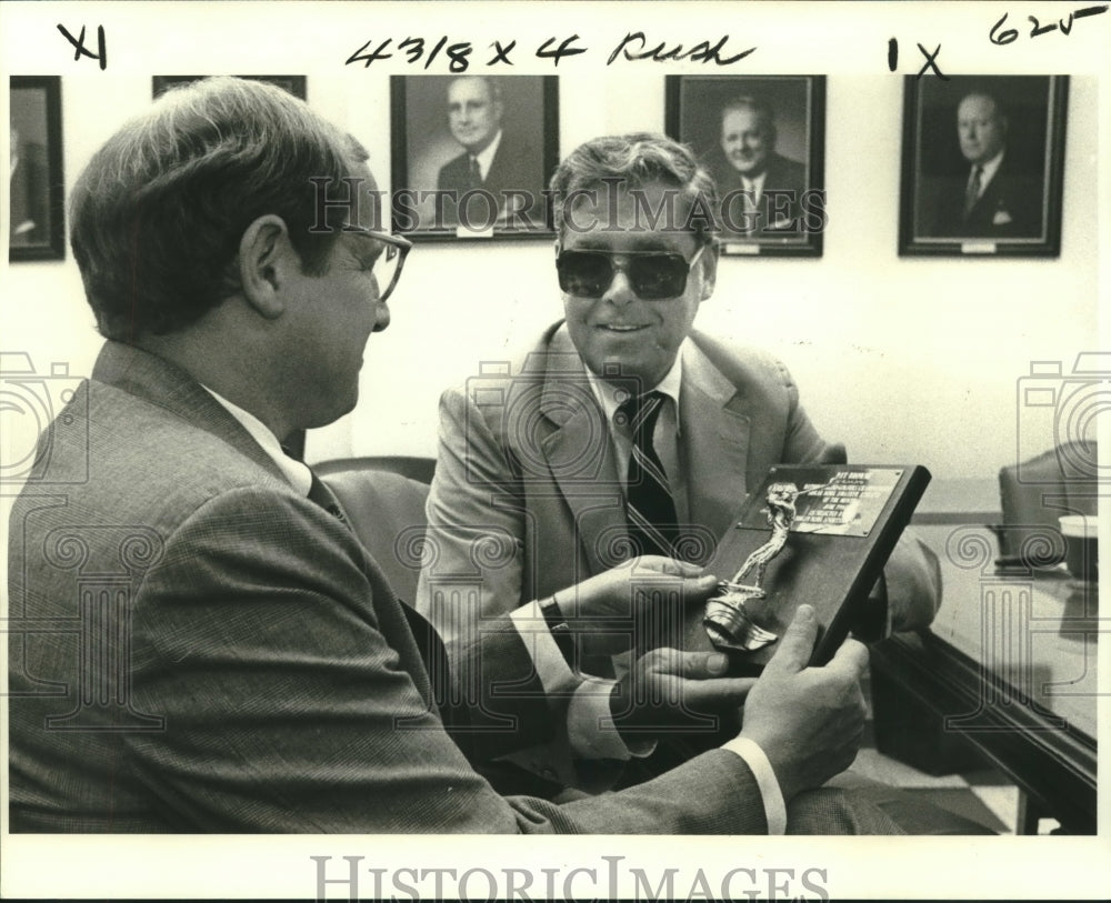 1980 Press Photo Pat Browne and Henry Bodenheimer with Amateur Athlete Award- Historic Images