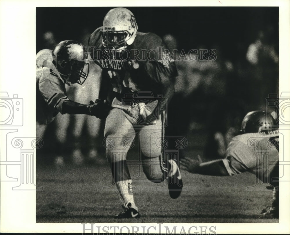 1988 Press Photo Football Player Brad Ducre in Football Game with Others- Historic Images