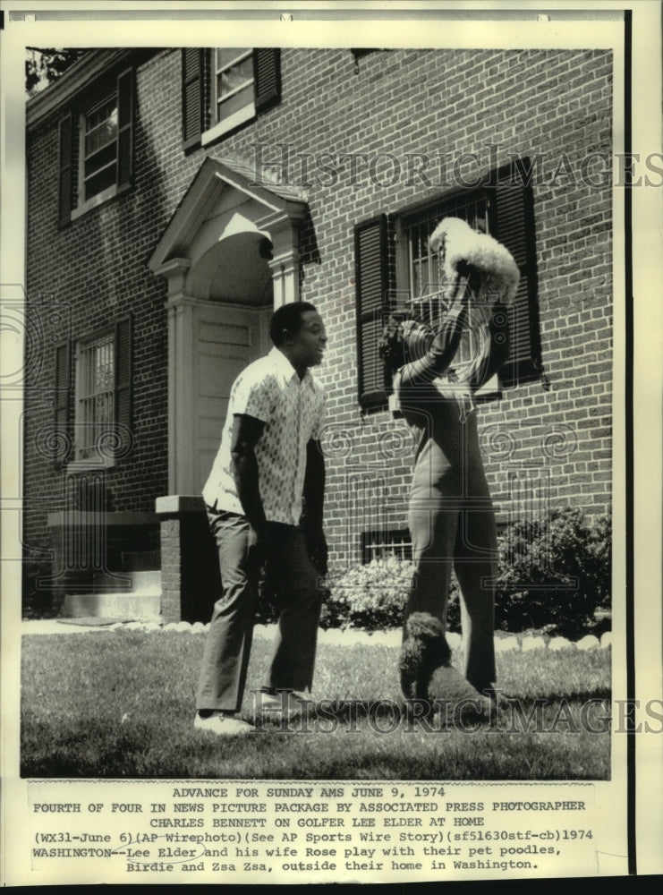 1974 Press Photo Golfer Lee Elder and Wife Rose with Pet Dogs at Washington Home- Historic Images