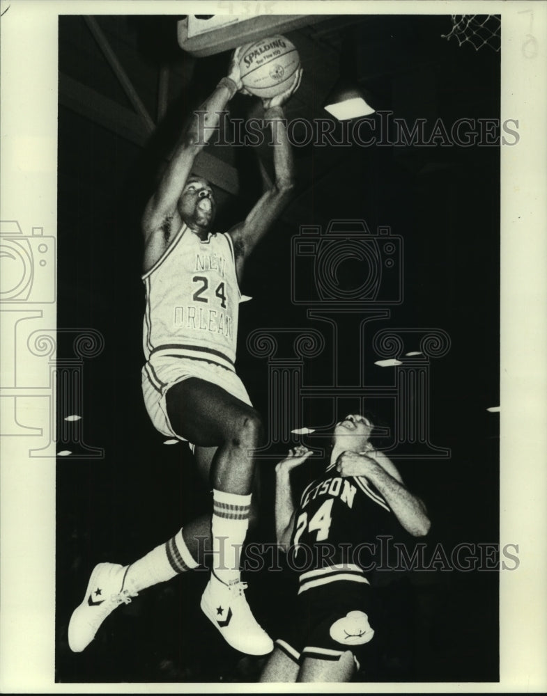 1982 Press Photo Mike Edwards, New Orleans Basketball Player at Game - nos10266- Historic Images