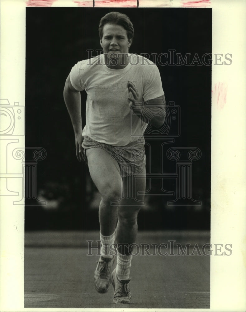 1986 Press Photo Gil Fenerty, Football Player - nos10317- Historic Images