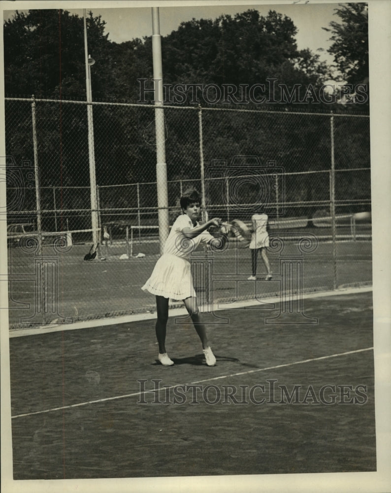 1967 Press Photo Leslie Evans, Tennis Player at Louisiana Closed Tournament- Historic Images