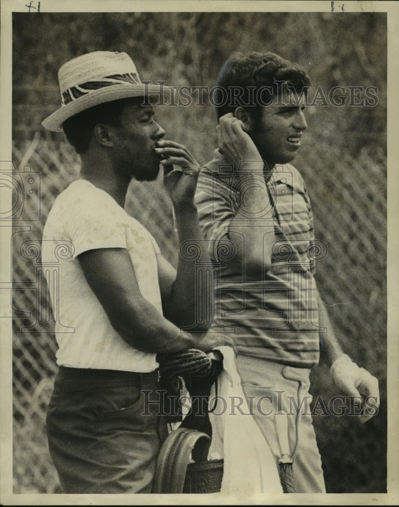 1971 Press Photo Golfer Dave Eichelberger and Caddy at Greater New Orleans Open- Historic Images