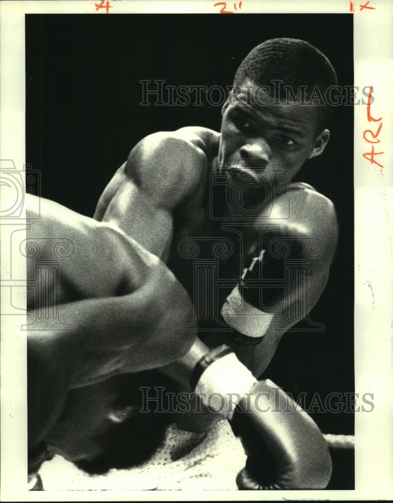 1987 Press Photo Boxers John Duplessis and Nelson Bolanos at Sperdome Bout- Historic Images