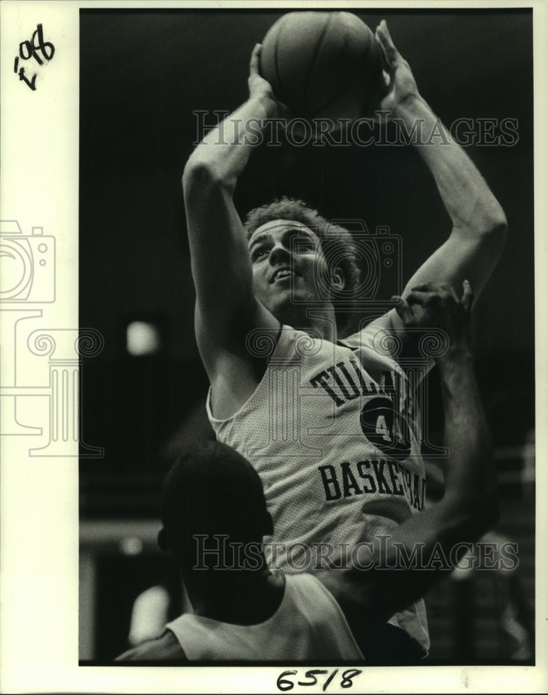 1983 Press Photo Clyde Eads, Tulane University Basketball Player at Game- Historic Images