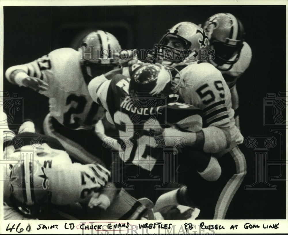 1981 Press Photo Chuck Evans, New Orleans Saints Football Player at Game- Historic Images