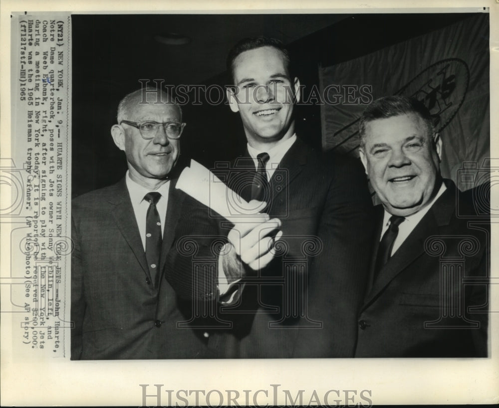 1965 Press Photo Weeb Eubank, New York Jets Football Coach and Others- Historic Images