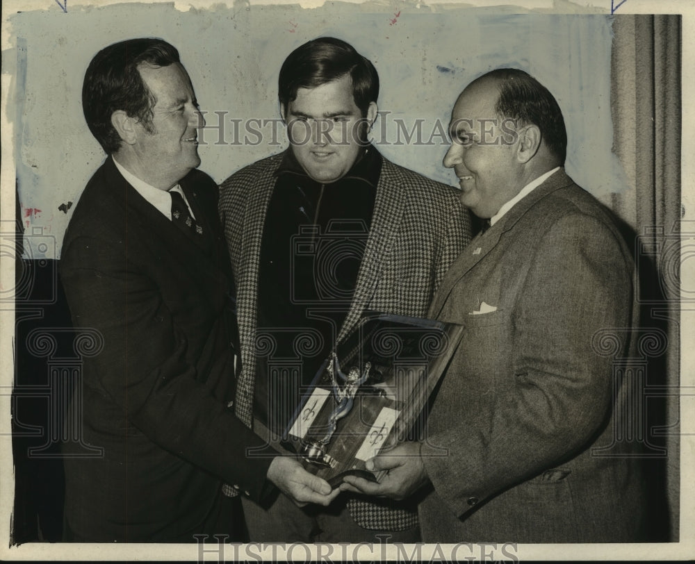 1970 Press Photo Award presentation ceremony for End Zoners Club of New Orleans- Historic Images