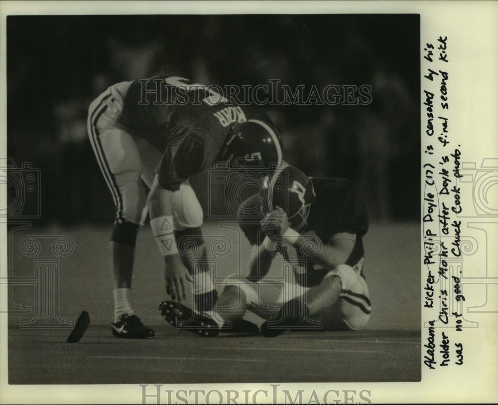 1988 Press Photo Philip Doyle, Alabama Football Kicker with Teammate Chris Mohr- Historic Images