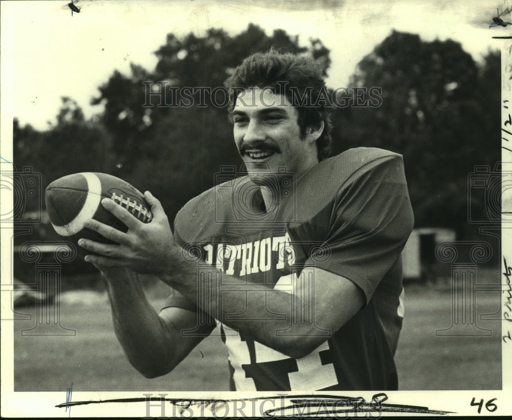 1980 Press Photo Gregg Dubroc, John Curtis Patriots High School Football Player- Historic Images