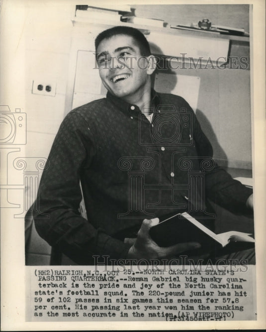 Press Photo North Carolina State Football Quarterback Roman Gabriel - nos11593- Historic Images