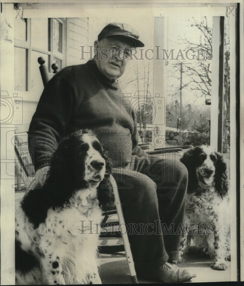 Press Photo Baseball Hall of Famer Frankie Frisch at Home with Pets - nos11608- Historic Images