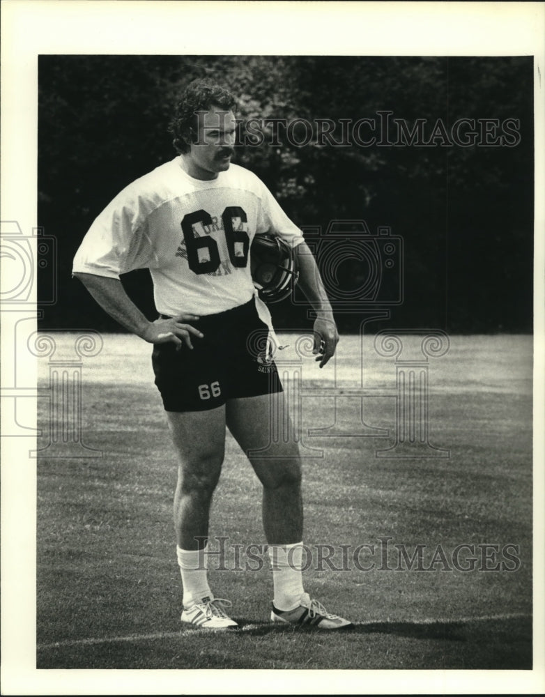 1979 Press Photo Saint&#39;s Conrad Dobler at practice. - nos11629- Historic Images