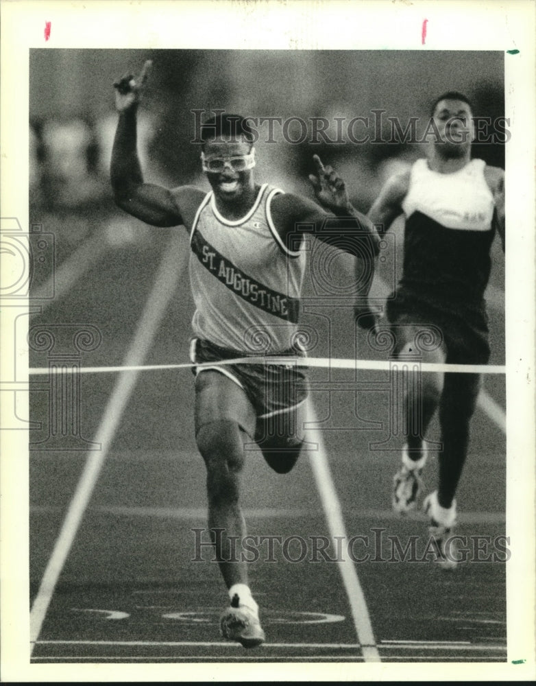 1989 Press Photo Derrick Cornelius of St. Augustine wins the 100 meter dash- Historic Images