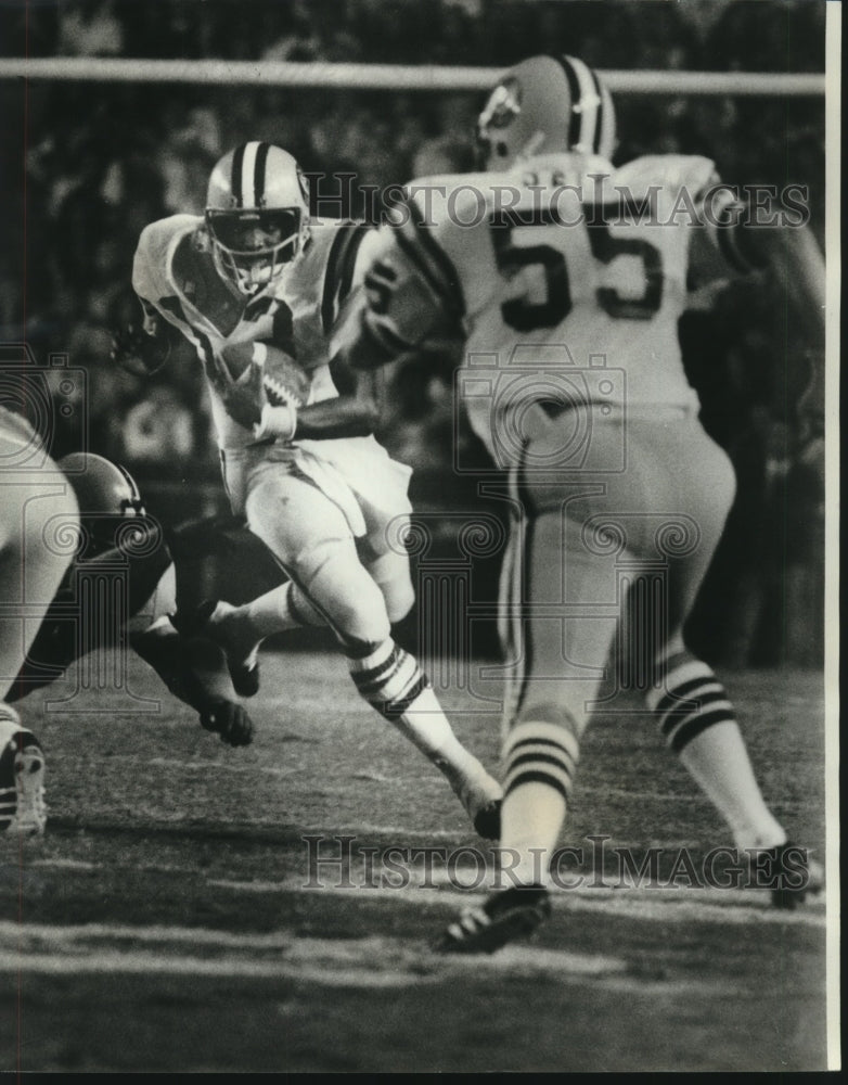 1976 Press Photo Robert Dow running for yardage - nos11759- Historic Images