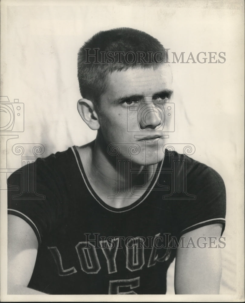 Press Photo Loyola Basketball Center Eddie Galvin - nos11960- Historic Images