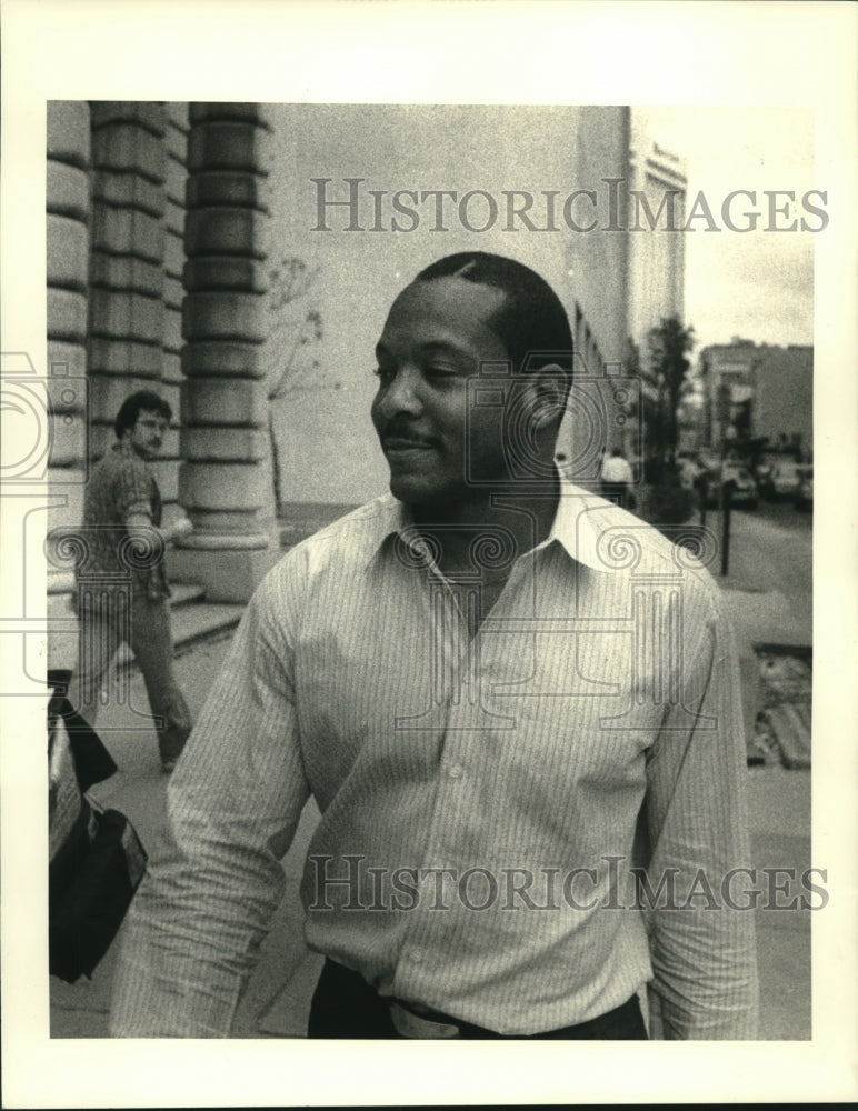 1983 Press Photo New Orleans Saints Russell Gary Outside Federal Court- Historic Images