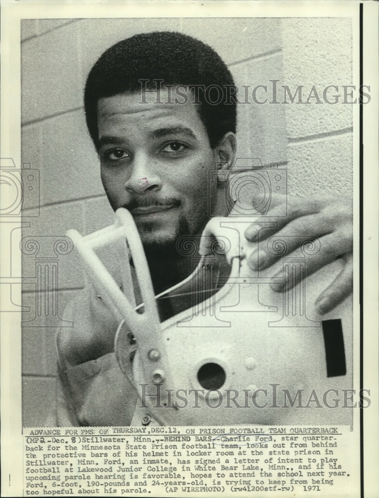 1971 Press Photo Minnesota State Prison football team quarterback Charlie Ford- Historic Images