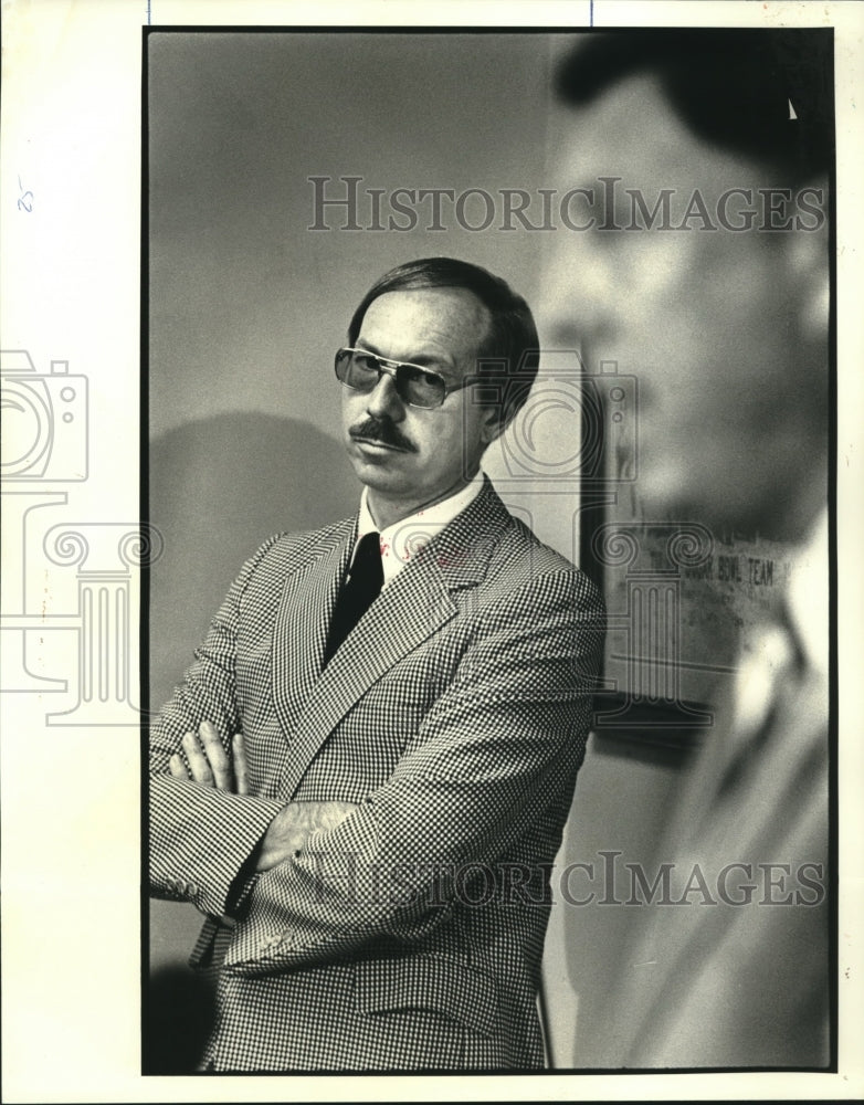 1985 Press Photo Tulane basketball Ned Fowler and AD Hindman Wall- Historic Images