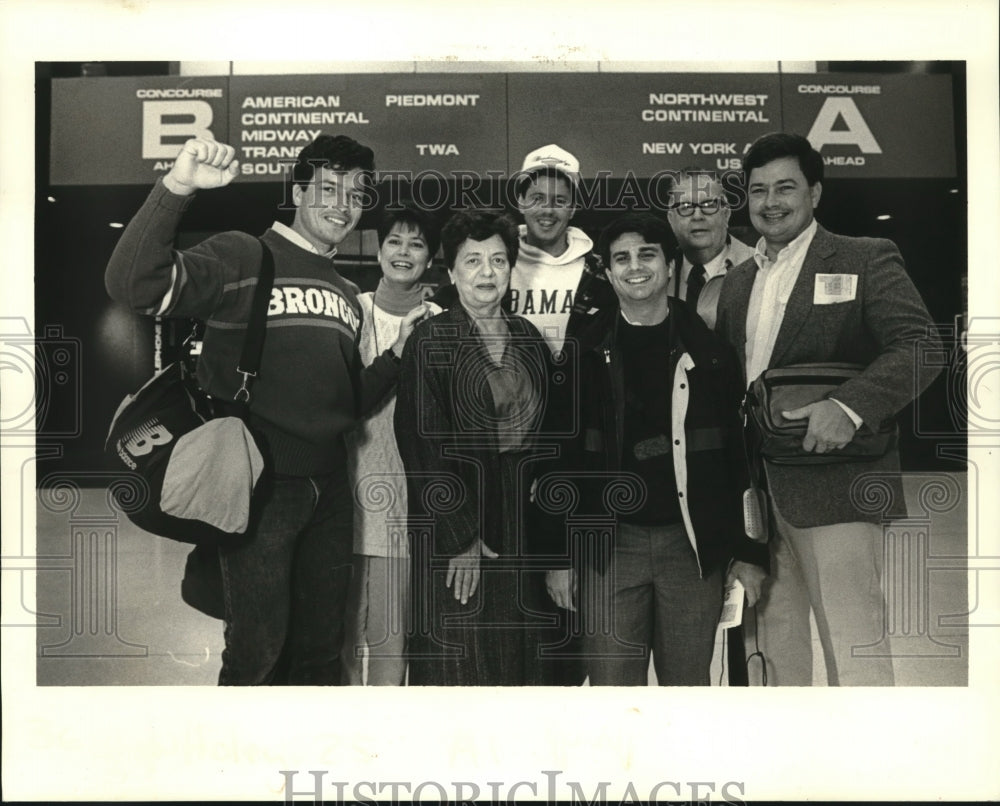 1987 Press Photo The family of Denver Broncos football player Steve Foley- Historic Images